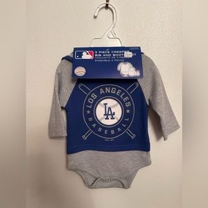 NWT Dodger creeper, bib, and bootie set 0-3 month